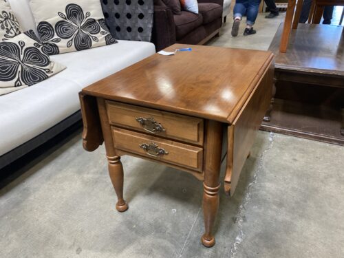 Vintage Look Oak End Table with Drop Down Leaves