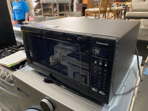 PANASONIC Genius Series Black Sensor Microwave Model #NNH765BFX