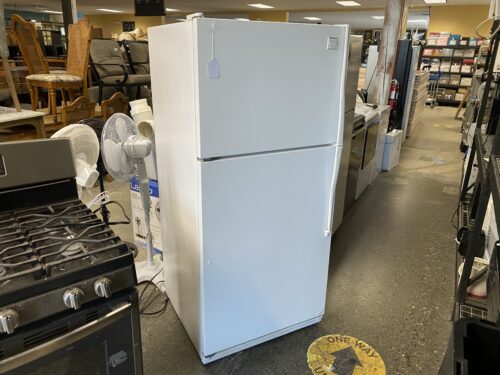 WHIRLPOOL White Fridge with Ice Hookup Option Model #ET18NK