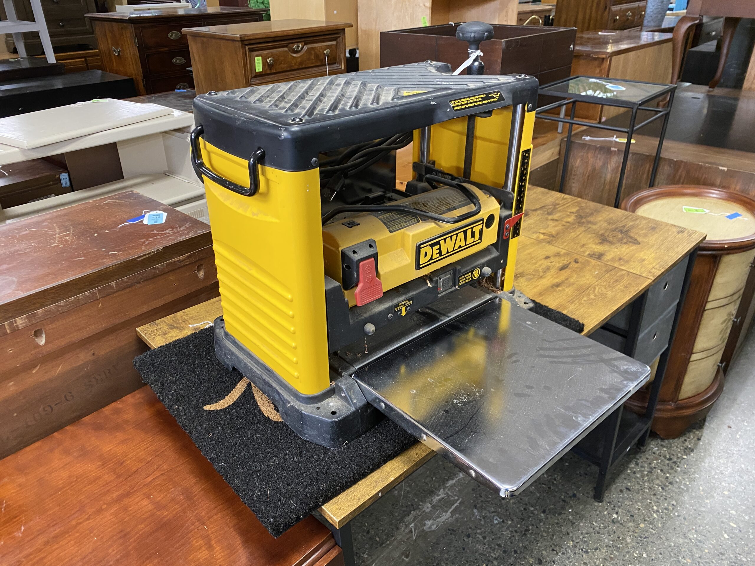 DEWALT Black and Yellow Planer