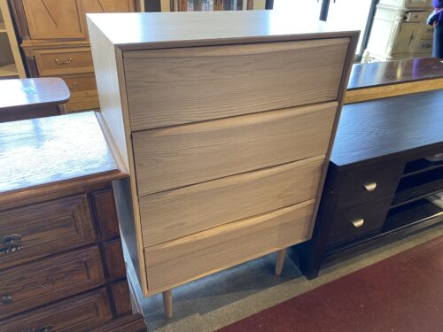 NEW! ARTICLE Lenia Dresser - White Oak