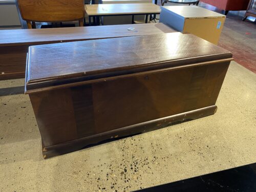 JB VAN SCIVER CO. Wood Trunk