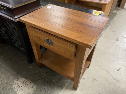 BROYHILL Cedar Medium Nightstand