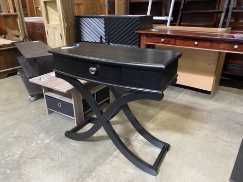 CRESTVIEW COLLECTION Black Bow Legged Accent Table