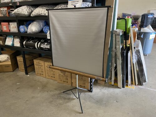 SINGER Giant 1600 Folding Projector Screen