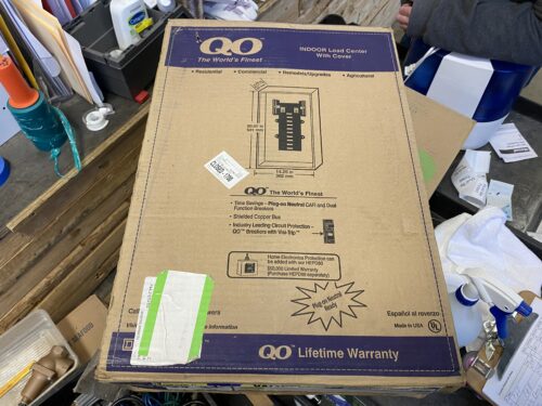 QO Indoor Load Center With Cover