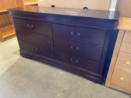 Traditional 6 Drawer Dresser