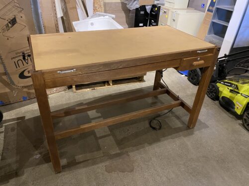 HAMILTON Powered Work Table