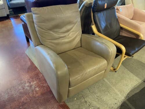 NATUZZI Tan Swivel Rocking Chair