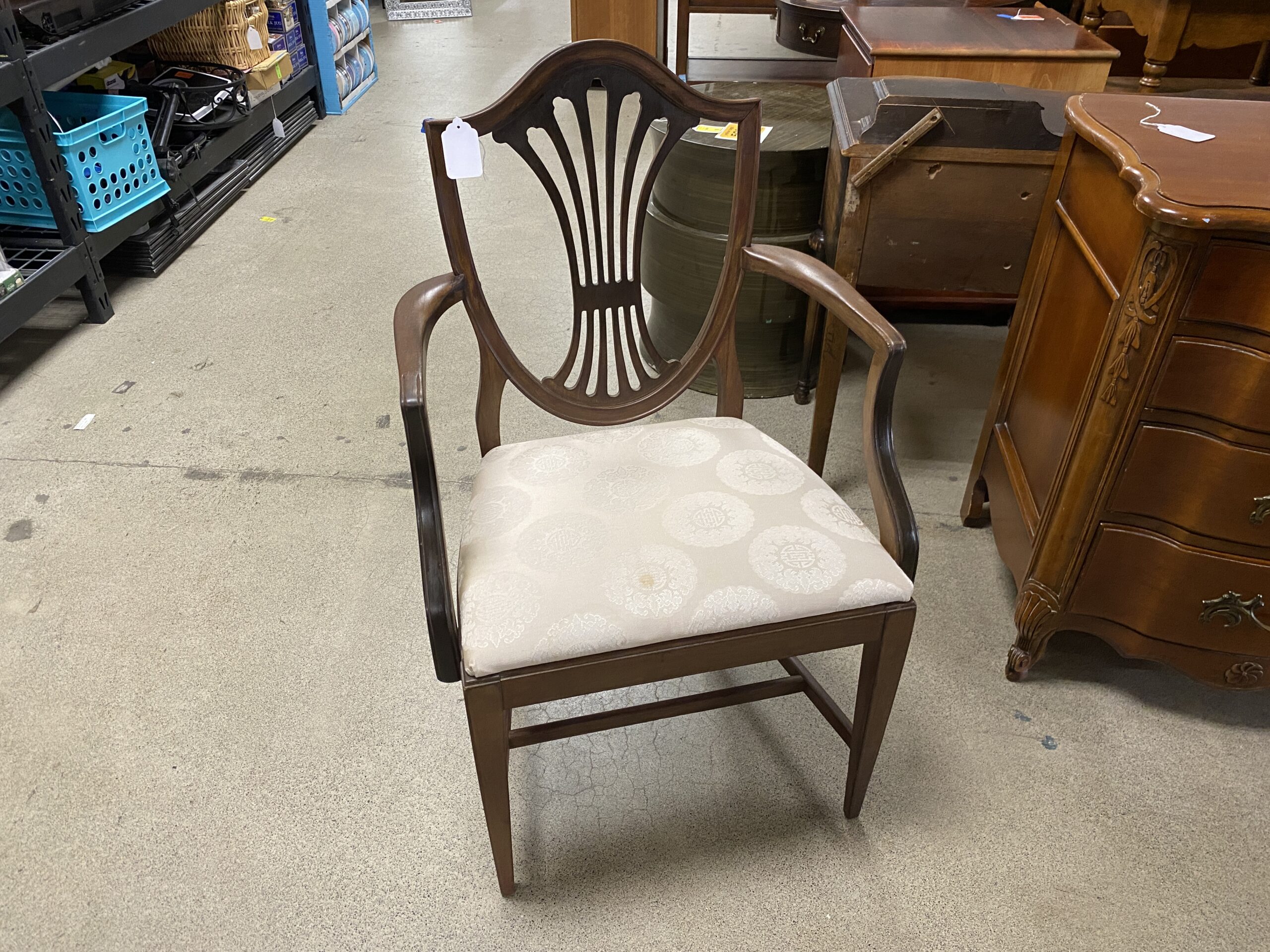 BROYHILL Antique Shield Dining Chair w/ Arms