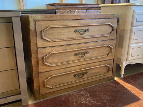 THOMASVILLE Low Side Dresser