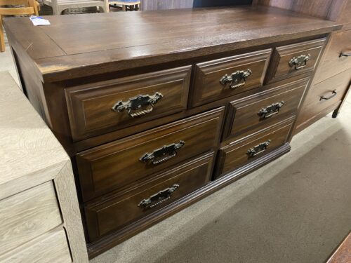 Wooden 7 Drawer Dresser w/ Spiral Handles