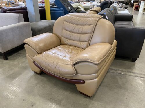 Smiling Red Wood on Tan Leather XL Chair