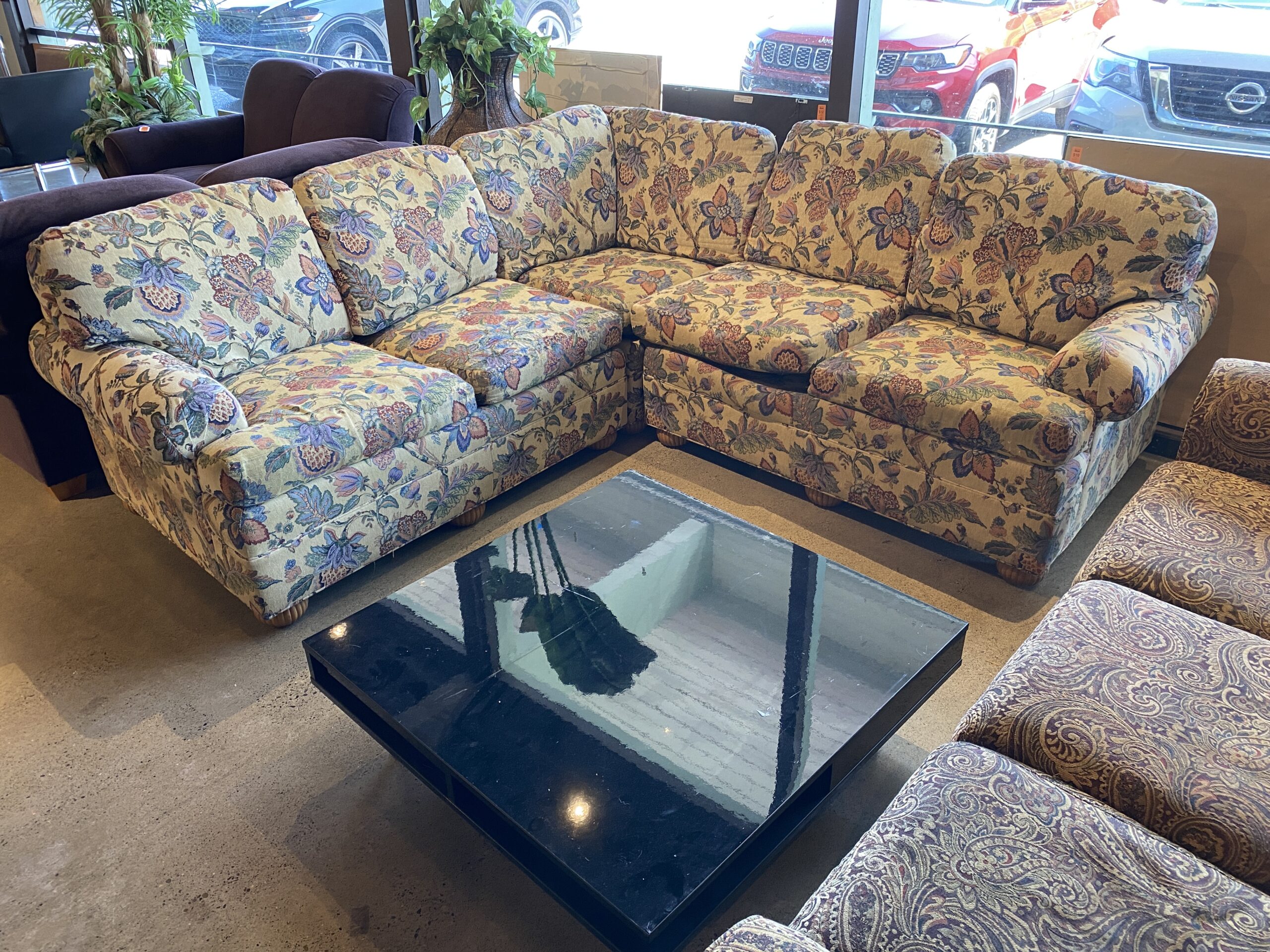 Transitional Botanical Print L-Shaped Sofa