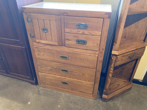 YOUNG HINKLE Wood Dresser