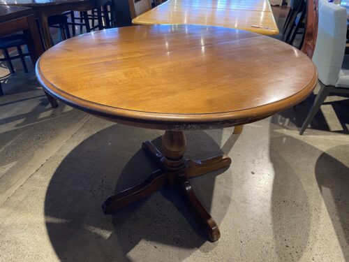Round Wood Pedestal Dining Table