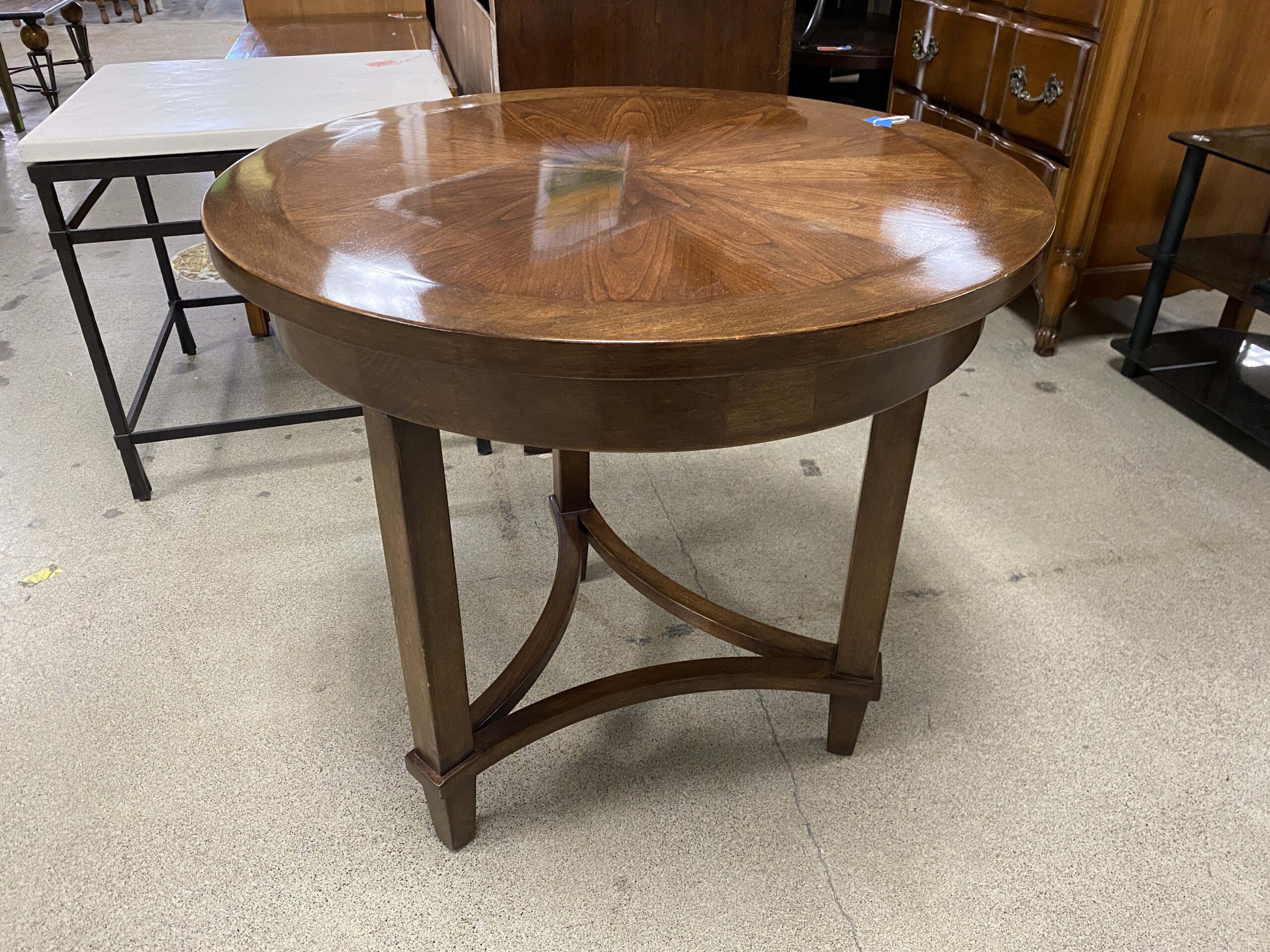 Circular End Table w/ Flower Wood Grain