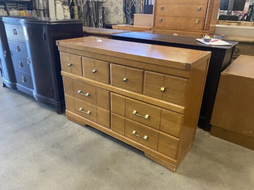HARMONY HOUSE Vintage Style 6 Drawer Dresser