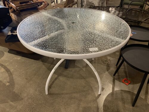 Outdoor Circle Table with Hammered Glass
