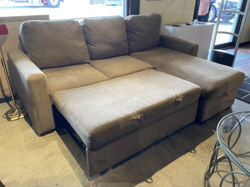 Transitional Pull-Out Sofa w/ Storage Chaise