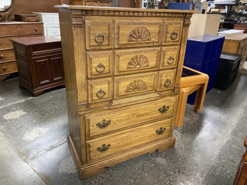RIVERSIDE Oak 5 Drawer Dresser