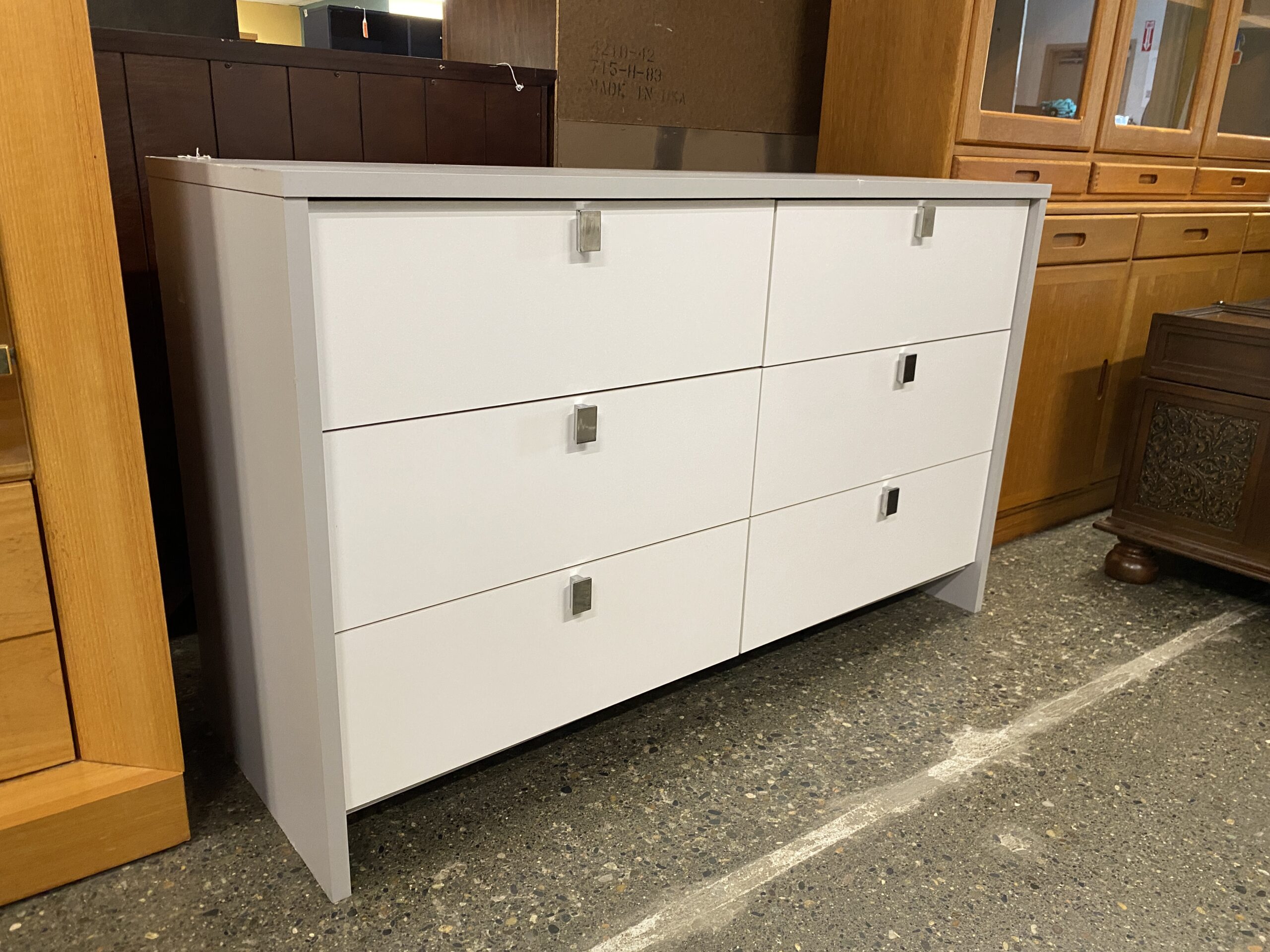 SOUTH SHORE Grey & White 6 Drawer Dresser