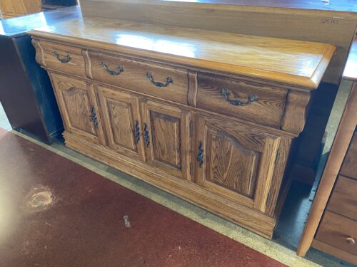 PARKER HOUSE Traditional Oak Sideboard with Drawers and Cabinets