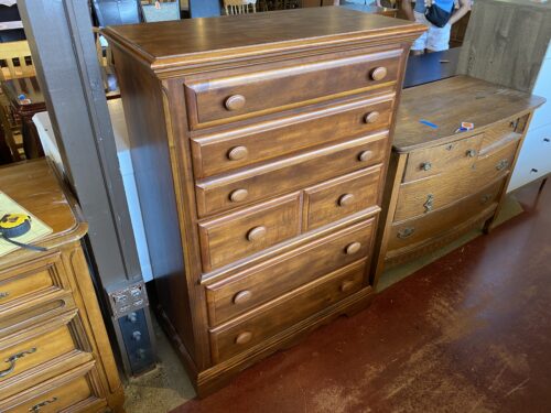 FLORIDA FURNITURE INDUSTRIES Five Drawer Wooden Tallboy Dresser