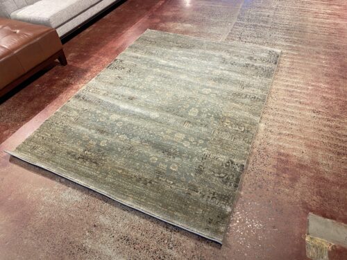 SERIATE Light Green Traditional Rug