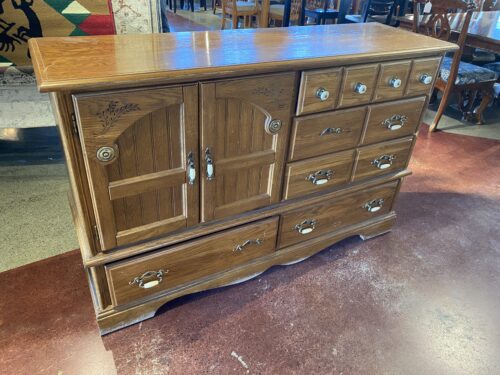 VAUGHAN OF VIRGINIA Farmhouse Style Oak Dresser