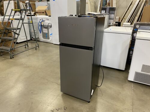 Hisense 4.4 CUFT Tall and Thin Mini Fridge Model# HRT044VE