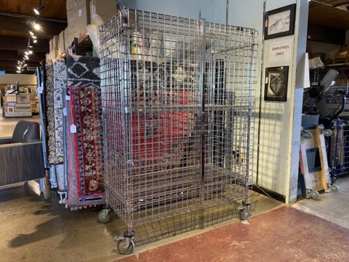 QUANTUM STORAGE SYSTEMS Lockable Rolling Metal Merchandise Cage