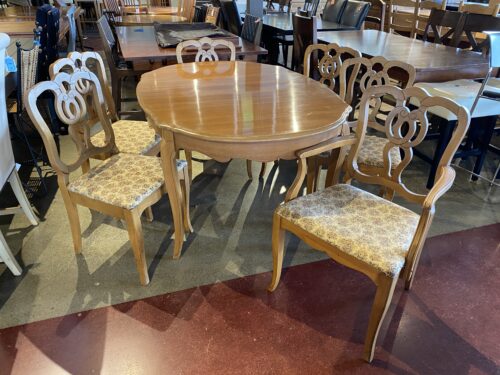 Oval Dining Table with 6 Matching Floral and Wood Chairs