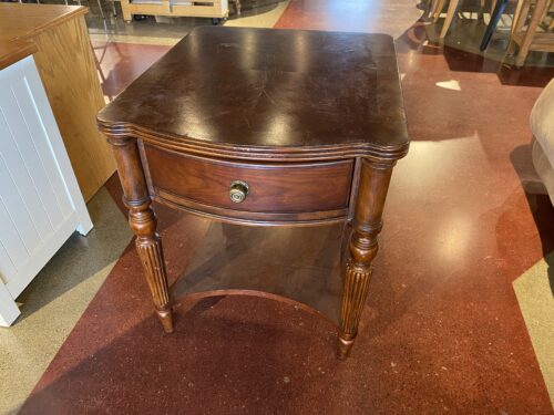 BASSETT Traditional Dark Wood End Table with Turned Legs