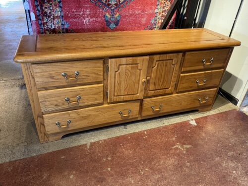 Oak Wood Dresser with Multiple Drawers and Cabinet Doors