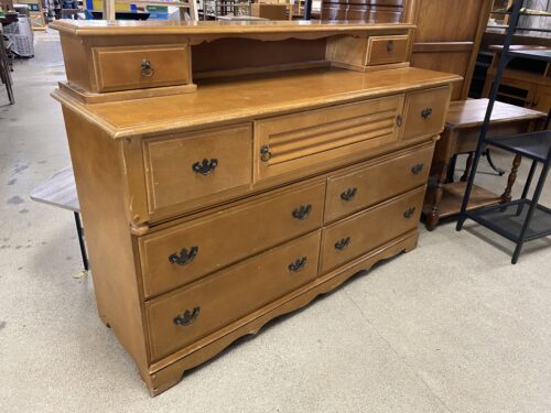 Maple 9-Drawer Buffet