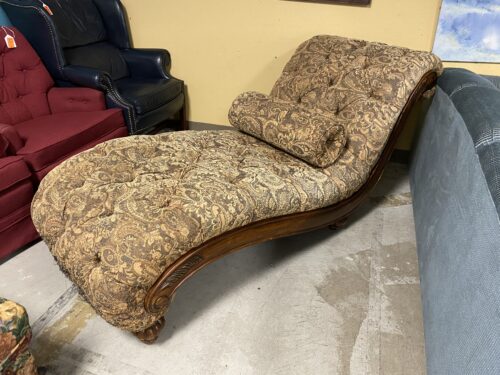 Tufted Paisley Lounger w/ Matching Pillow