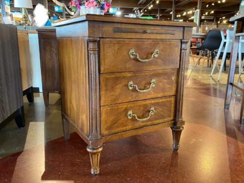 HENREDON 2-Drawer Nightstand/Side Table w/ Tray