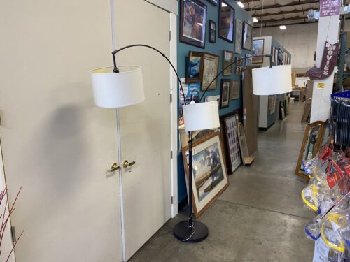 Triple Dangling Swivel Overhang Lamp