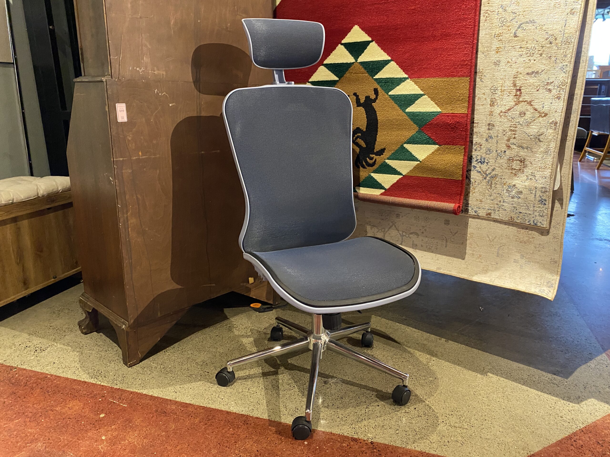 Office Chair w/ Adjustable Headrest