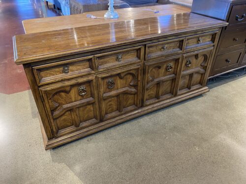 CUSTOM MADE FOR LEVITZ BY THOMASVILLE  Traditional Oak Buffet