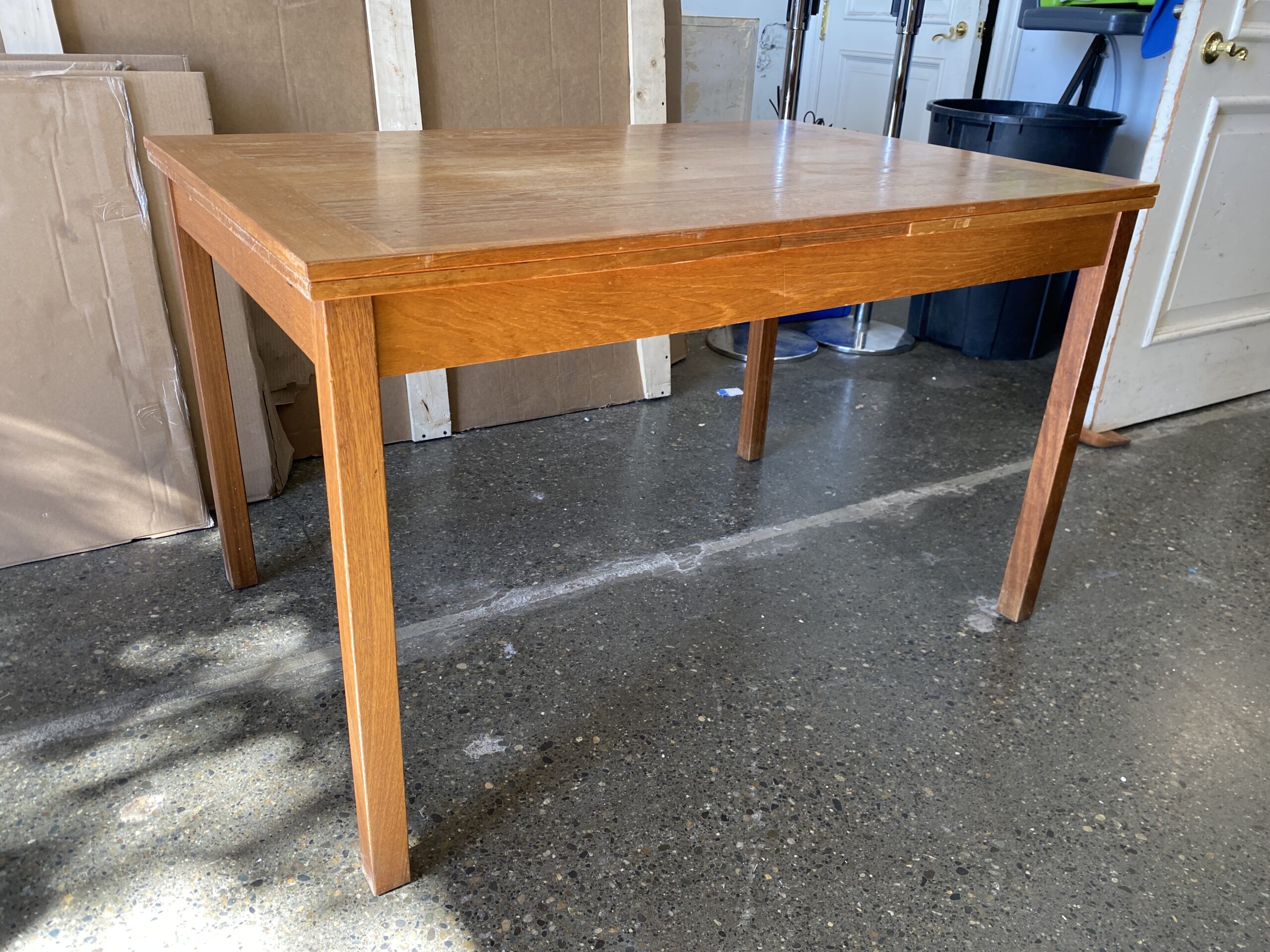 Wooden Extendable Dining Table w/ 2 Leaves