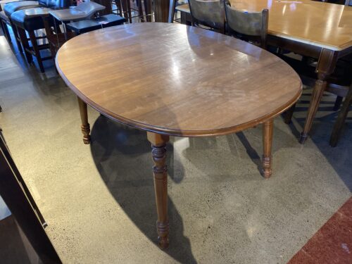 Hard Rock Maple Colonial Style Oval Dining Table
