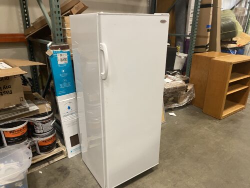 HAIER 10.5 CU FT Small Fridge with Freezer Model #410KWHX1E073