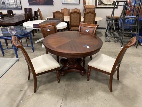 Modern Pineapple Pedestal Dining Table with 4 Rattan Chairs