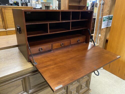 Dark Wooden 3-Drawer Chest