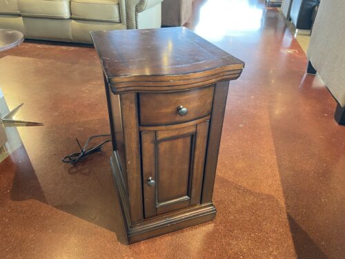 WELL UNIVERSAL  Chairside Table with Power