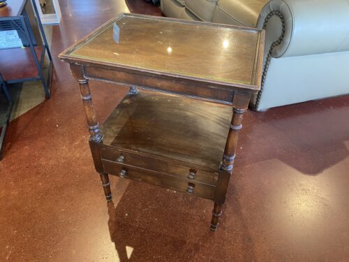 FINE ARTS FURNITURE CO. Antique Mahogany End Table