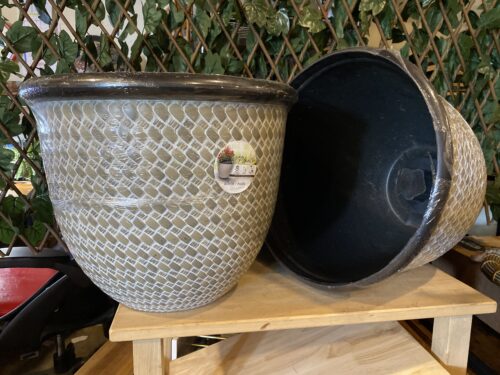 ALLEN+ROTH Round Resin Planter Pot Set (2) Model #1110076