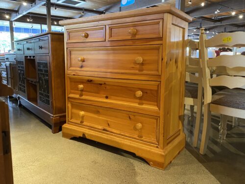 Knotty Blonde Wood 5-Drawer Dresser